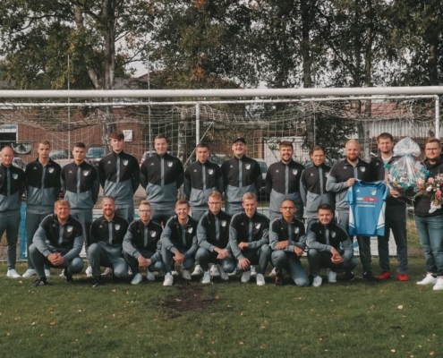 2-herren-neue-trikots-2022